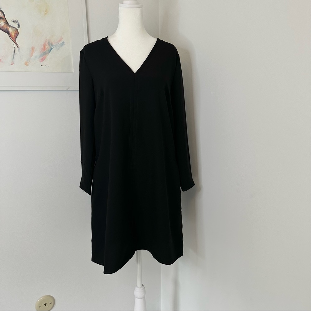 Gap black, long sleeve, V-neck swing dress with pockets size extra small